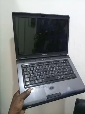 Laptop Toshiba Satellite C665 2GB Intel Core 2 Duo HDD 320GB