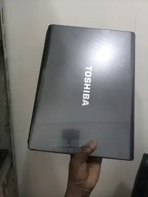 Laptop Toshiba Satellite C665 2GB Intel Core 2 Duo HDD 320GB