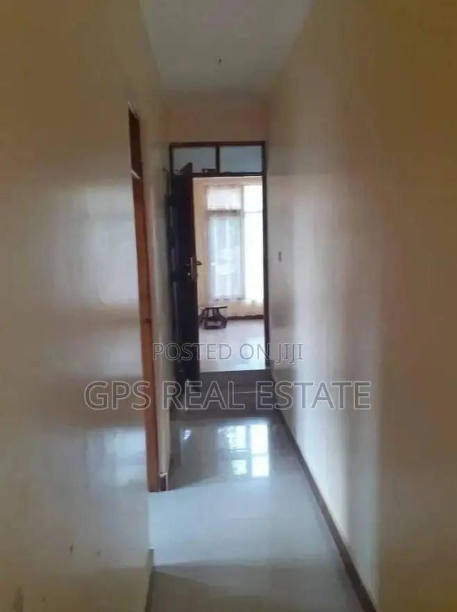 5bdrm House in Max Evarst, Kinondoni for Rent