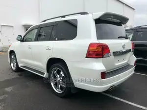 Toyota Land Cruiser 2014 Pearl