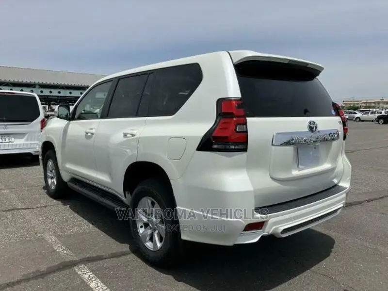 Toyota Land Cruiser Prado 2017 Pearl