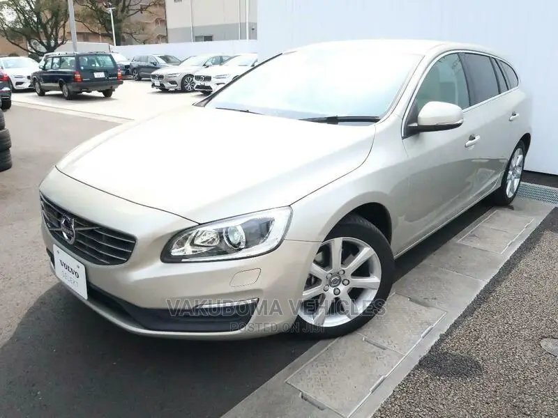 Volvo V60 2018 Gold