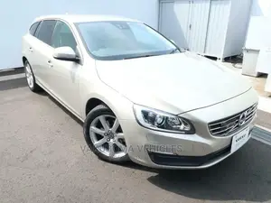 Volvo V60 2018 Gold