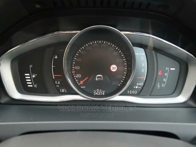 Volvo V60 2018 Gold