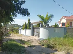 4bdrm House in Goba for sale