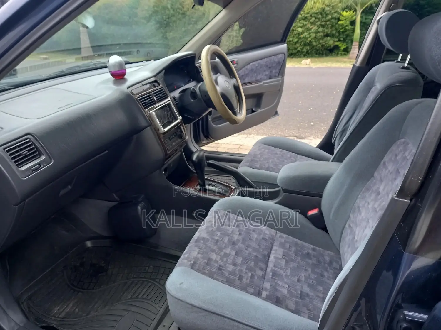 Toyota Carina 2000 Blue