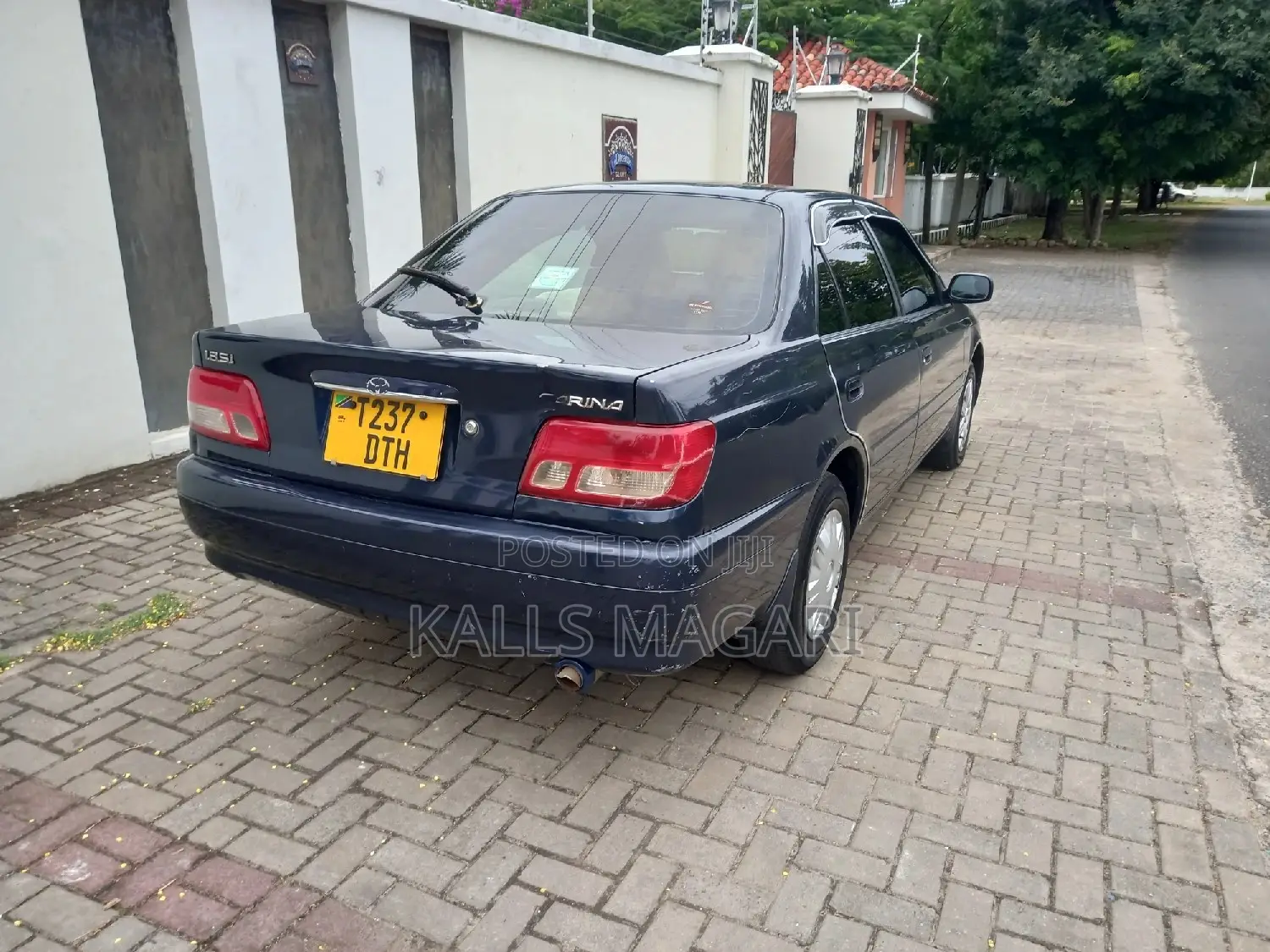 Toyota Carina 2000 Blue