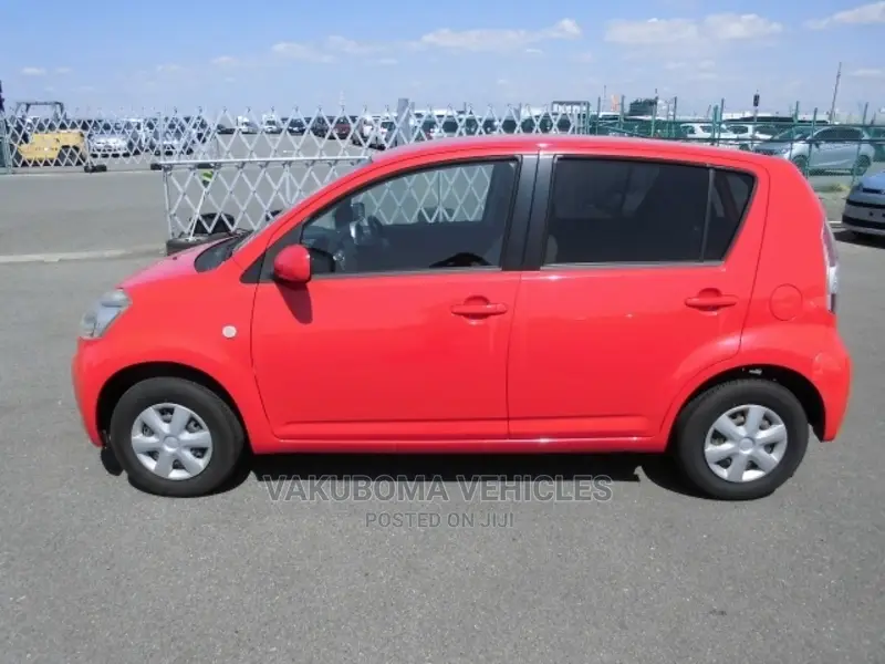 Toyota Passo 2005 Red