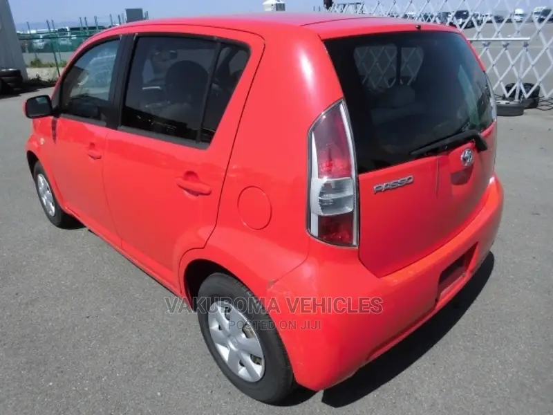 Toyota Passo 2005 Red