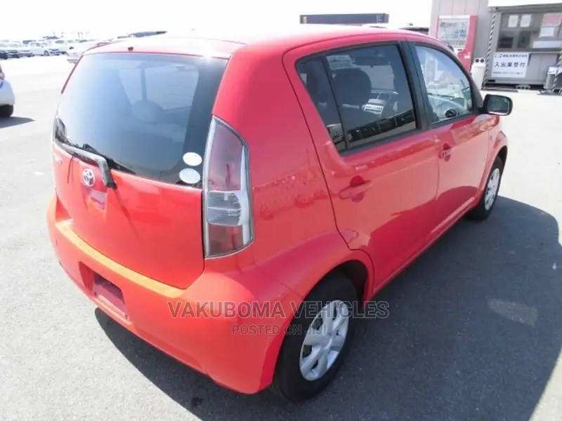 Toyota Passo 2005 Red