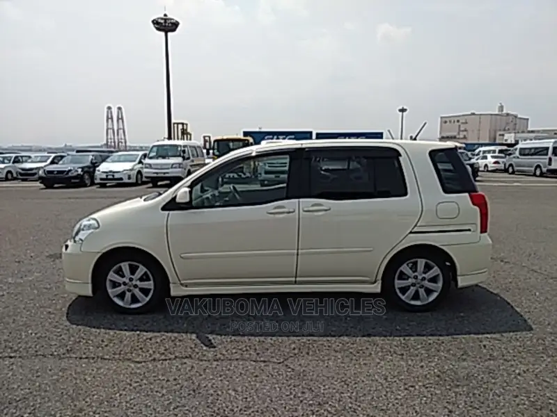 Toyota Raum 2003 Pearl