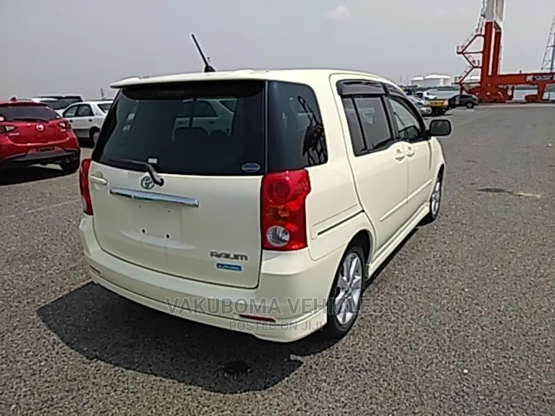 Toyota Raum 2003 Pearl