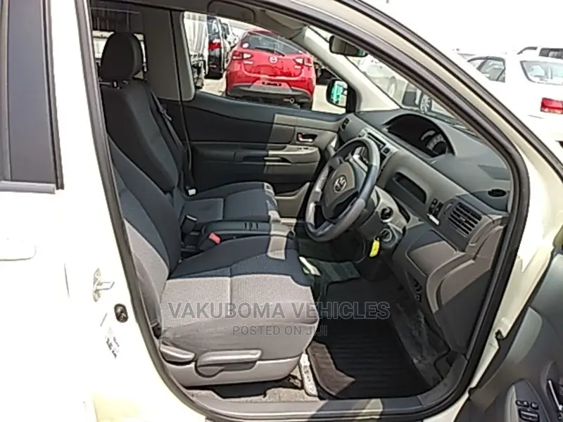 Toyota Raum 2003 Pearl