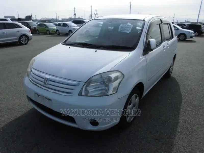 Toyota Raum 2004 White