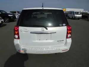 Toyota Raum 2004 White