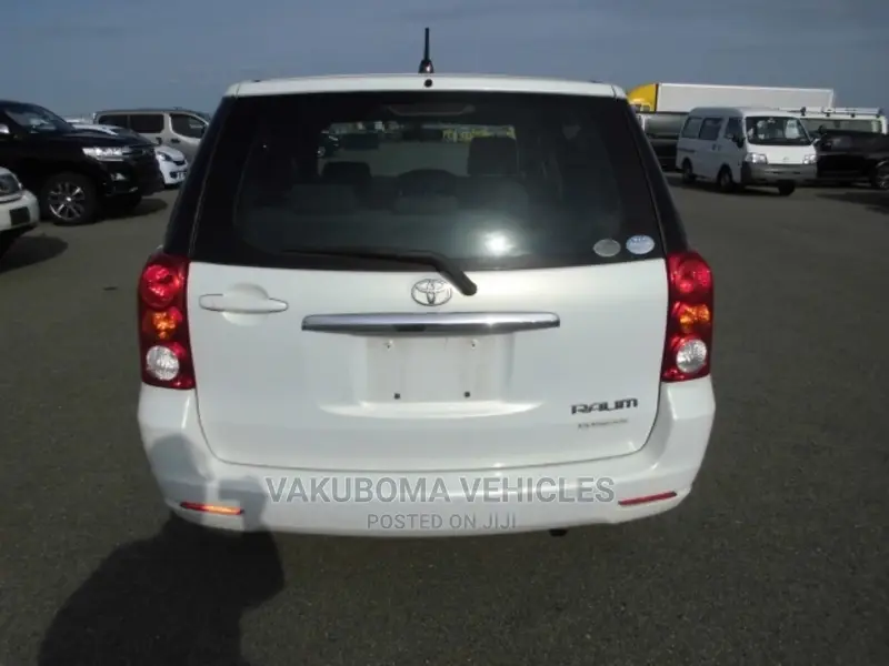 Toyota Raum 2004 White