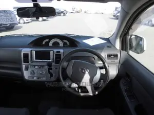 Toyota Raum 2004 White
