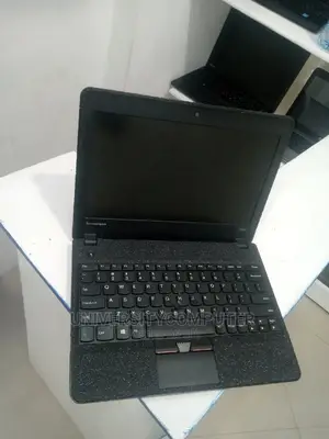 Laptop Lenovo ThinkPad X131e 4GB Intel Core 2 Duo HDD 320GB