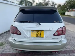 Toyota Harrier 2001