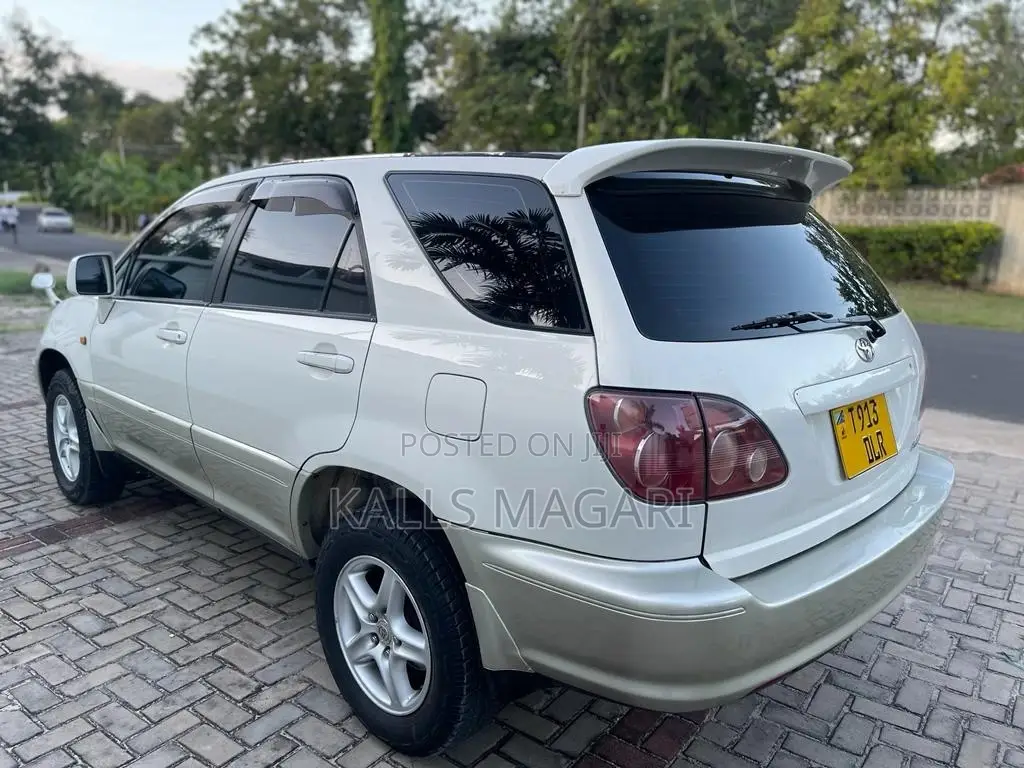 Toyota Harrier 2001