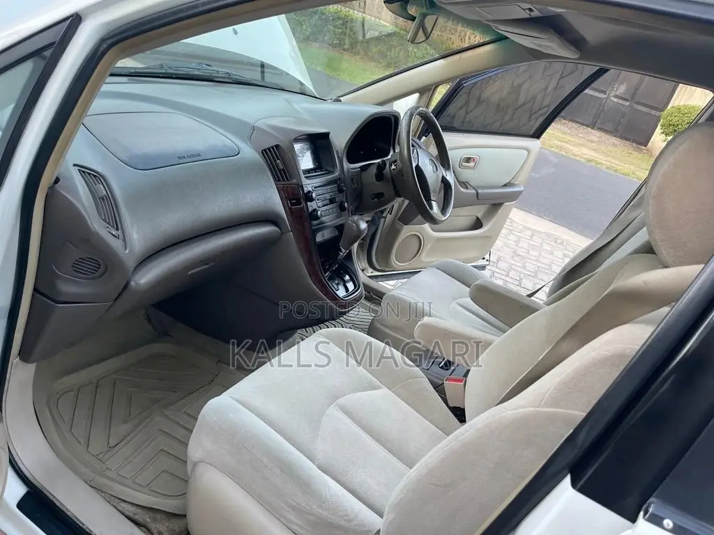 Toyota Harrier 2001