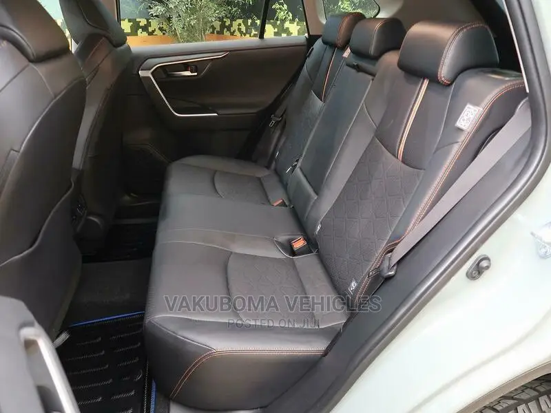 Toyota RAV4 2020 Green