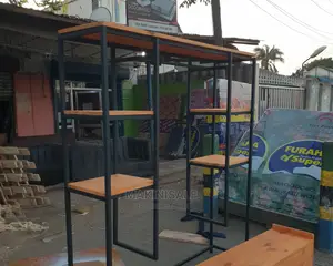 Kabati Zuri Sana La Nguo