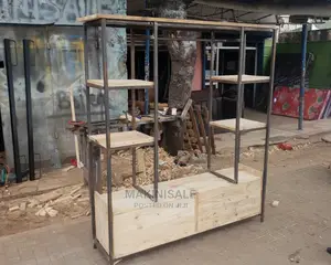 Kabati Zuri Sana La Nguo