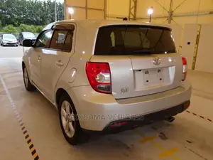 Toyota IST 2007 Silver