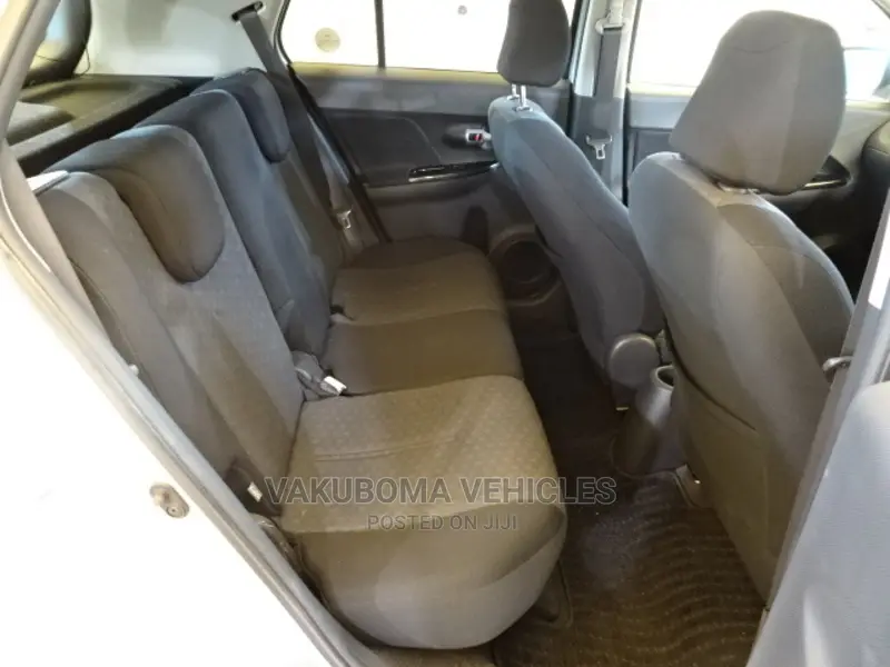 Toyota IST 2007 Silver
