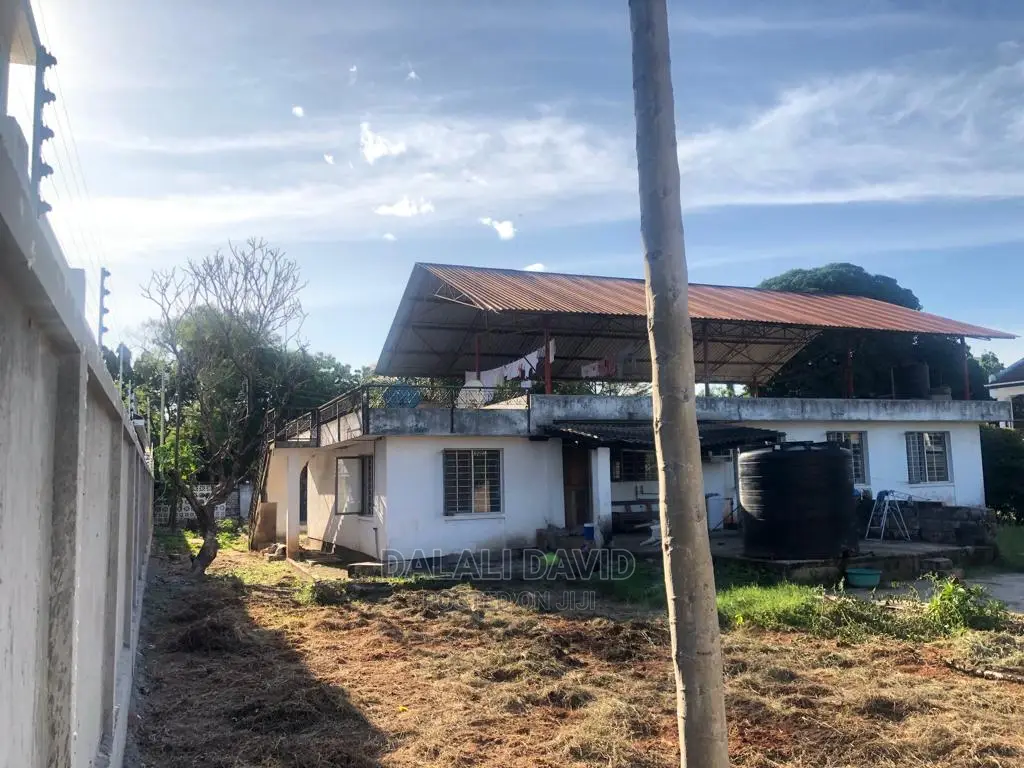 Plot 1300sqm 4sale at Masaki