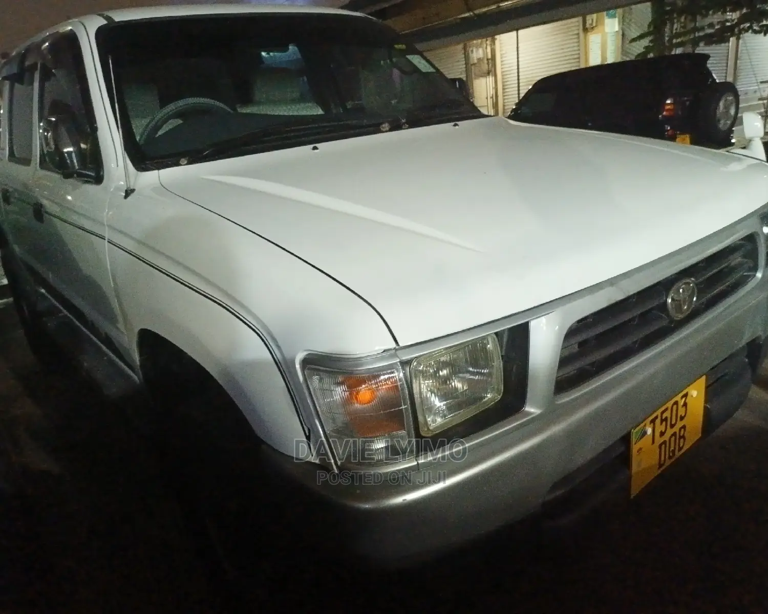 Toyota Hilux 2004 White