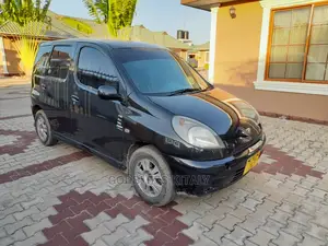 Toyota Fun Cargo 2002 Black
