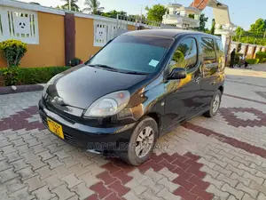 Toyota Fun Cargo 2002 Black