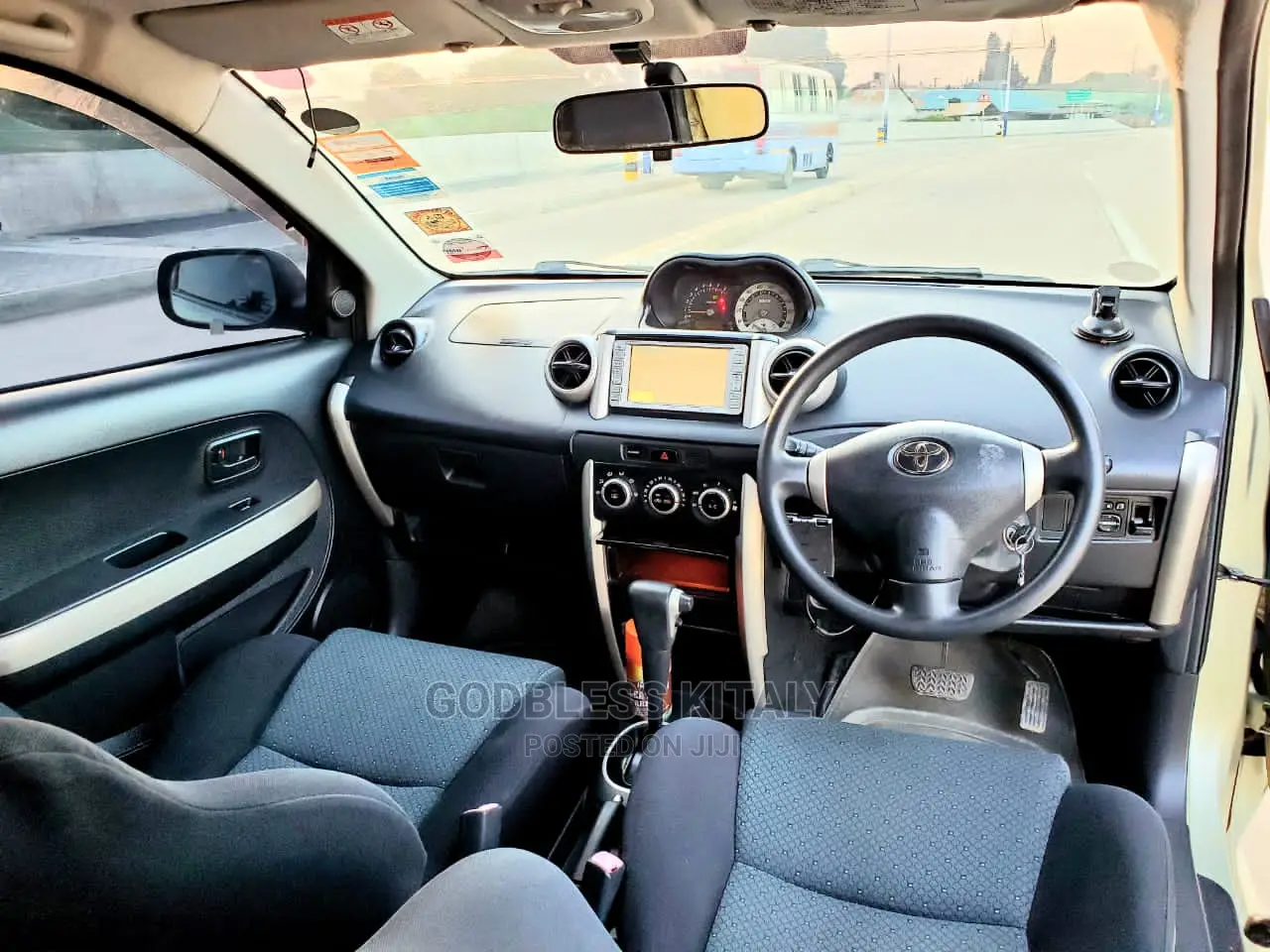 Toyota IST 2005 Gold