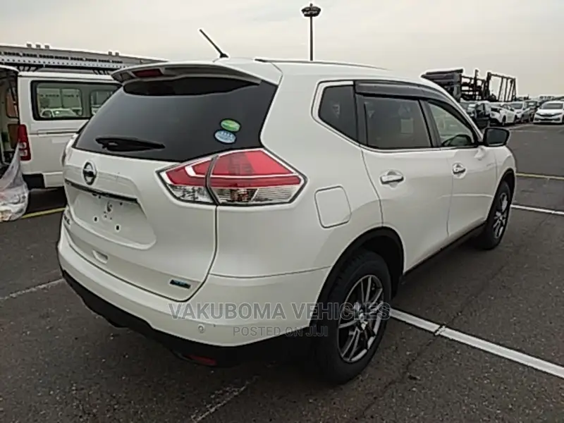 Nissan X-Trail 2015 White
