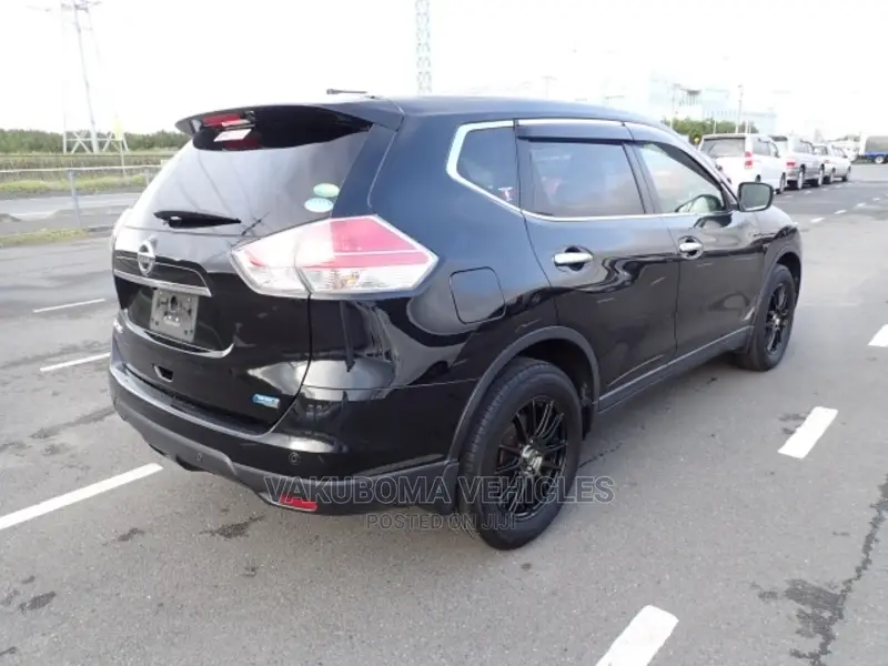 Nissan X-Trail SV Premium 2014 Black