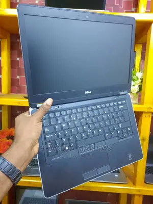 Laptop Dell Latitude 7440 4GB Intel Core I5 HDD 500GB