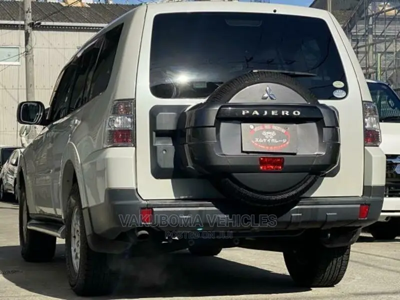 Mitsubishi Pajero 2008 Pearl