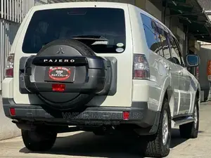 Mitsubishi Pajero 2008 Pearl