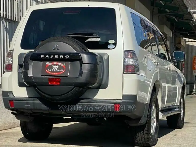 Mitsubishi Pajero 2008 Pearl