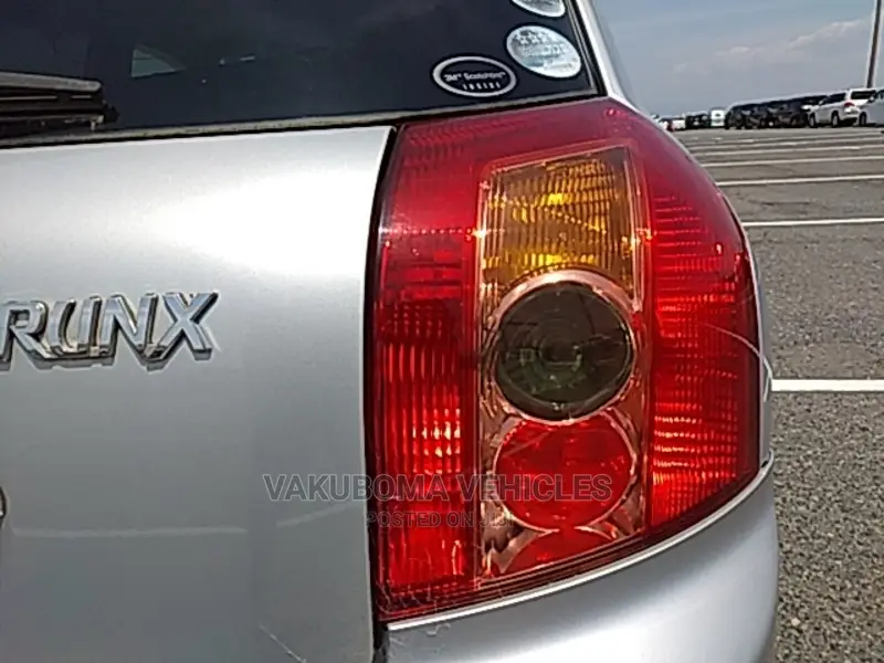 Toyota Corolla RunX 2005 Silver