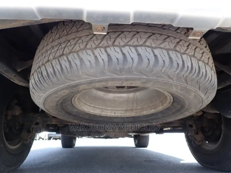 Toyota Hilux Surf 2003 White