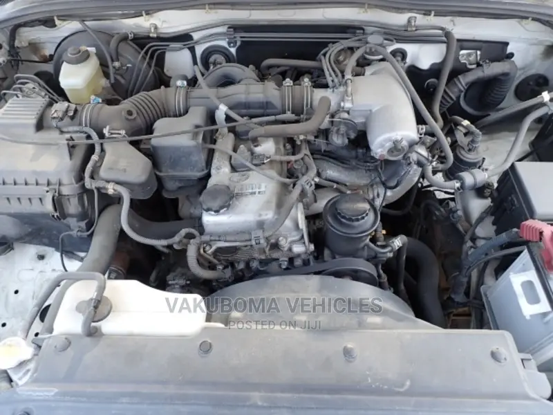 Toyota Hilux Surf 2003 White