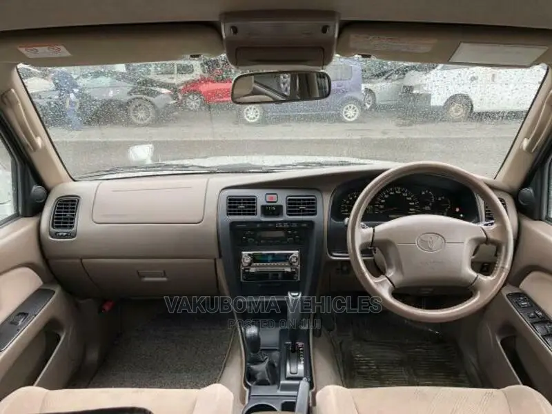 Toyota Hilux Surf 2000 Silver