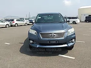 Toyota Vanguard 2013 Blue