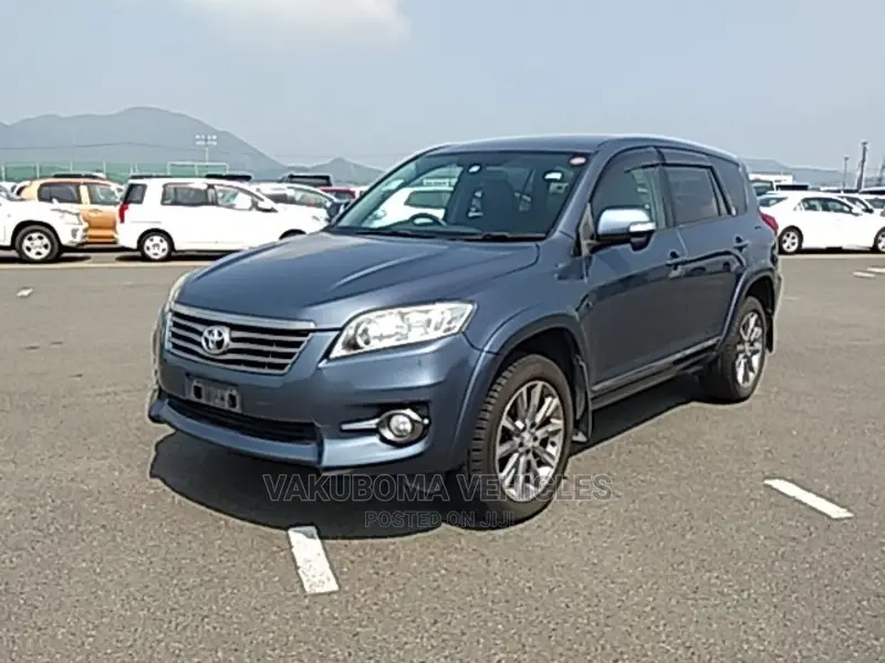 Toyota Vanguard 2013 Blue