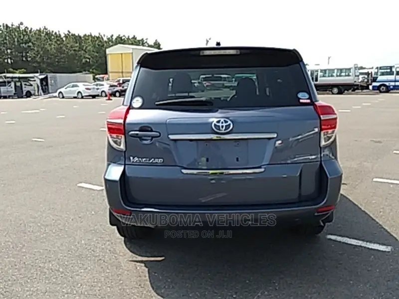 Toyota Vanguard 2013 Blue