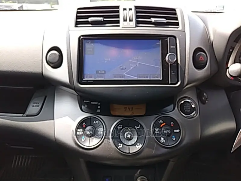 Toyota Vanguard 2013 Blue