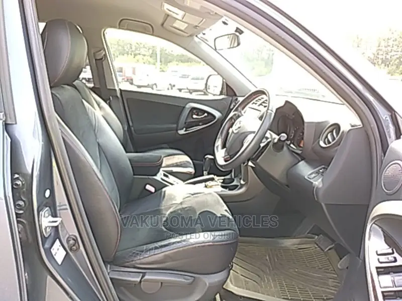 Toyota Vanguard 2013 Blue